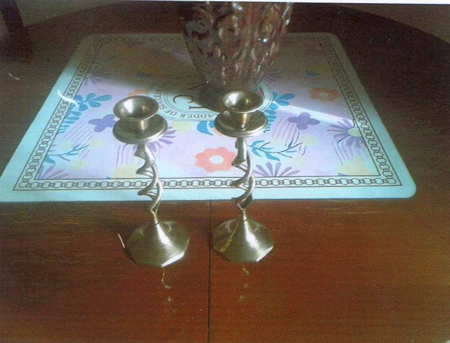 Продаются  старинные  подсвечники