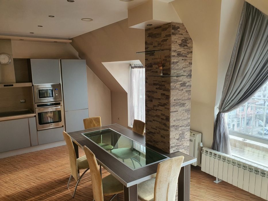 Дава се под наем Многостаен апартамент в Варна, Погреби - 140 кв.м за 918 € - Снимка #2