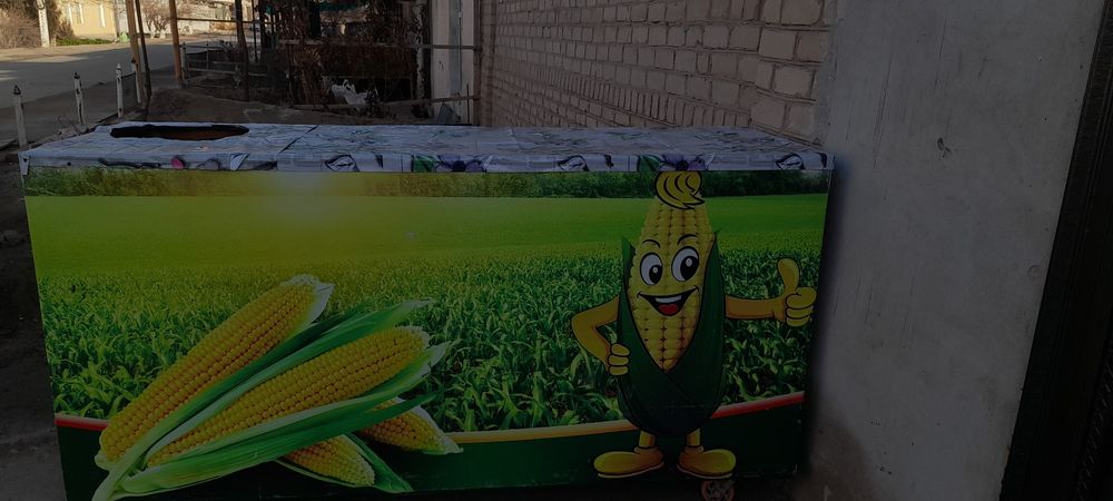 Stol. Popcorn aparat. Marozelnik pahta marojni aparat sotiladi  srochn