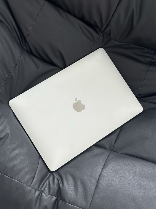 Продам Macbook Air
