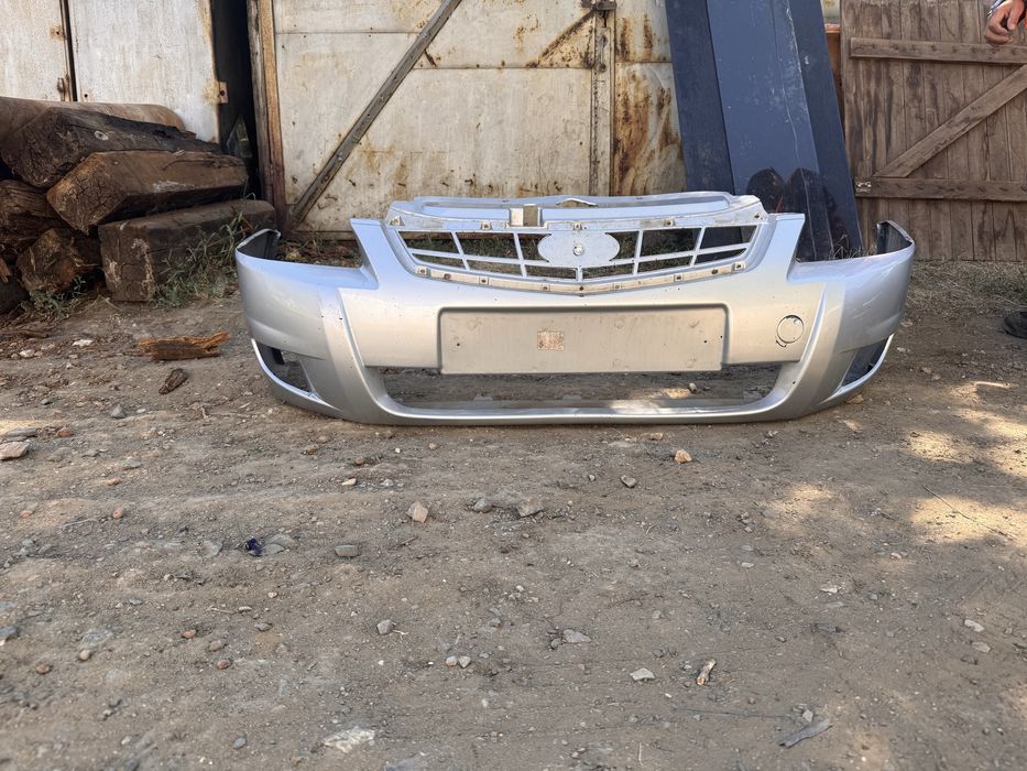 Продам бампер на приору
