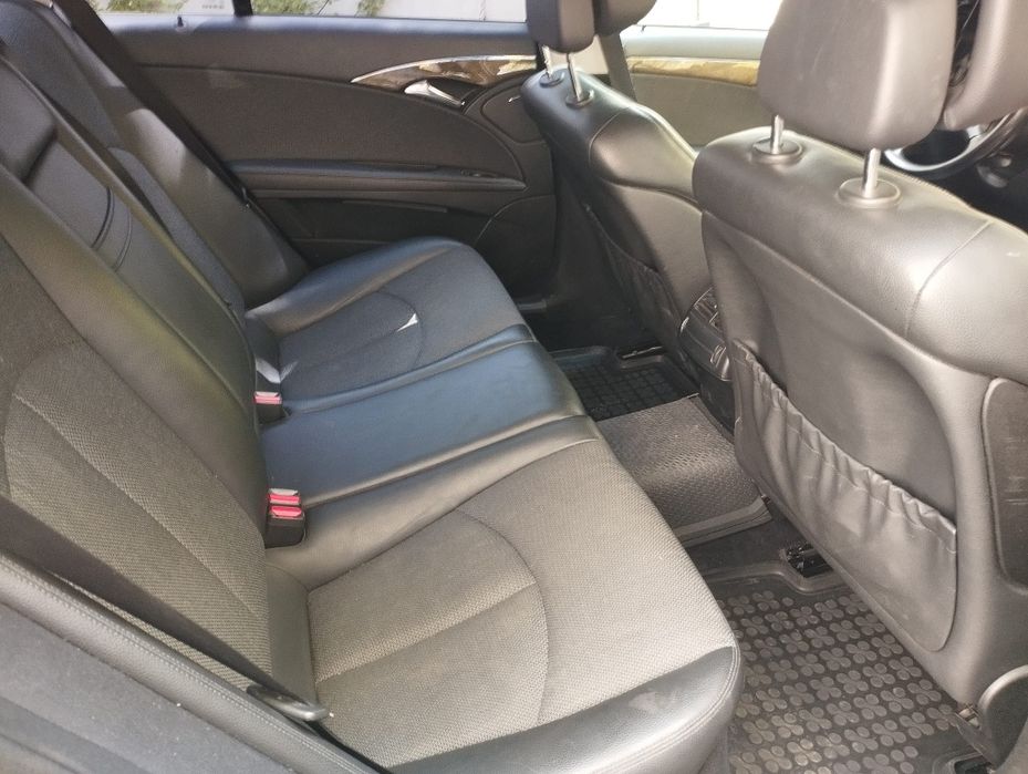 Urgent Vând Mercedes E-clase