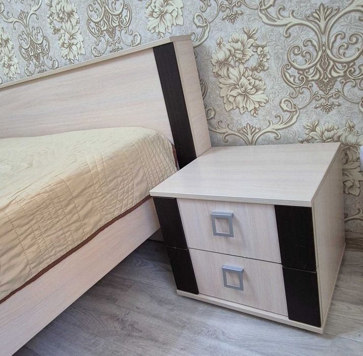 Продам спальный гарнитур