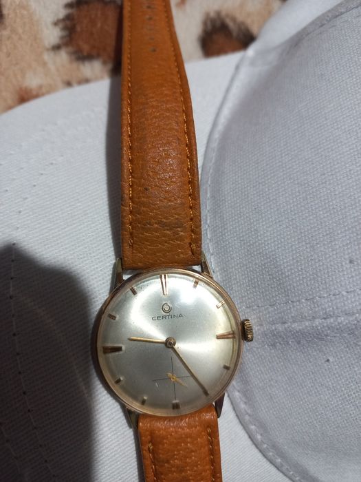 Ceasuri mecanice și quartz