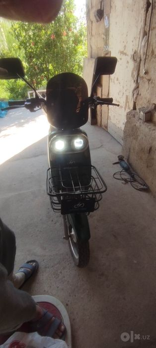 Skuter elektrichiski sotiladi