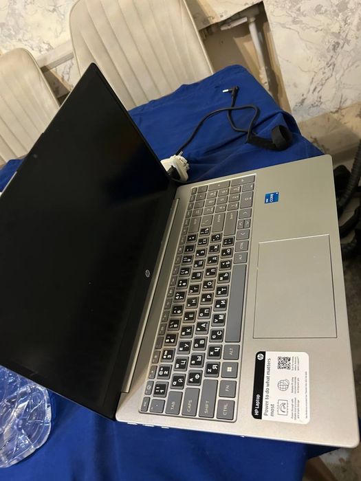 Быстрый ноутбук HP 15.6" Core i5-1235U / 8GB / SSD 256 / Идеал