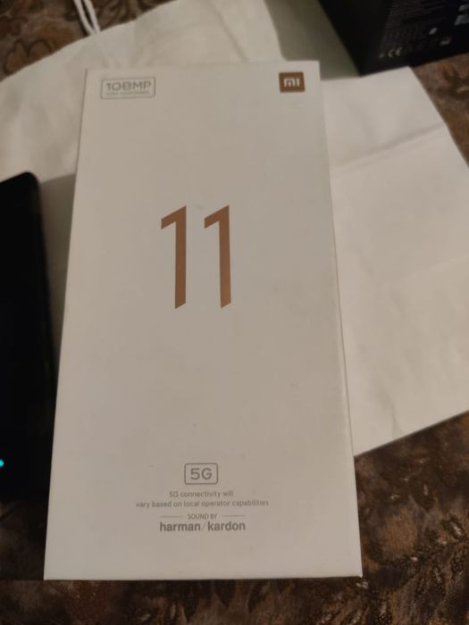 Продам два телефона mi 11 и редми 10 про