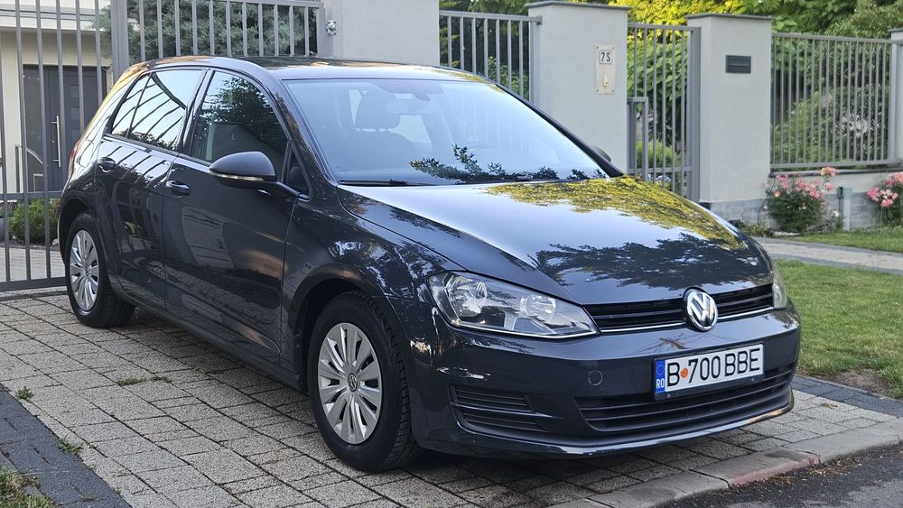 // Volkswagen Golf . An 2014 . Motor 1.2  .  Euro 5 //