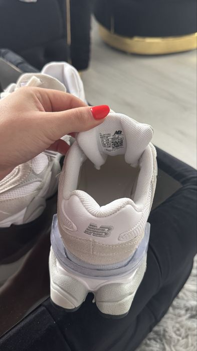 Adidasi New Balance 9060