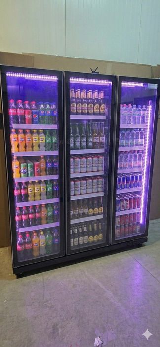 Vitrina frigorifica 3 uși băuturi lactate flori