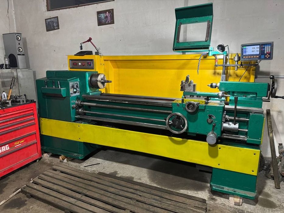 Продам токарный станок кусок 3 в идеале