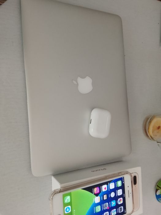 MacBook air 2014 iPhone 7 Plus Air Pods