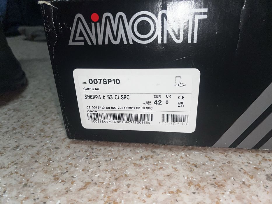 Продается Зимняя спец обувь