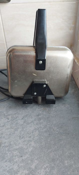 Уред за вафлени корички, ретро, соц