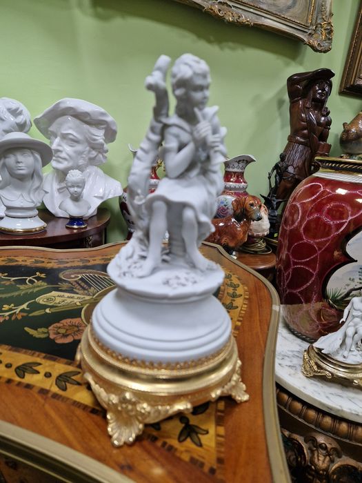 Страхотна антикварна италианска порцеланова фигура Capodimonte