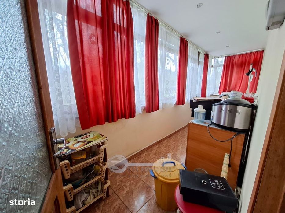 Apartament 3 camere decomandat, Nicolina, baie cu geam
