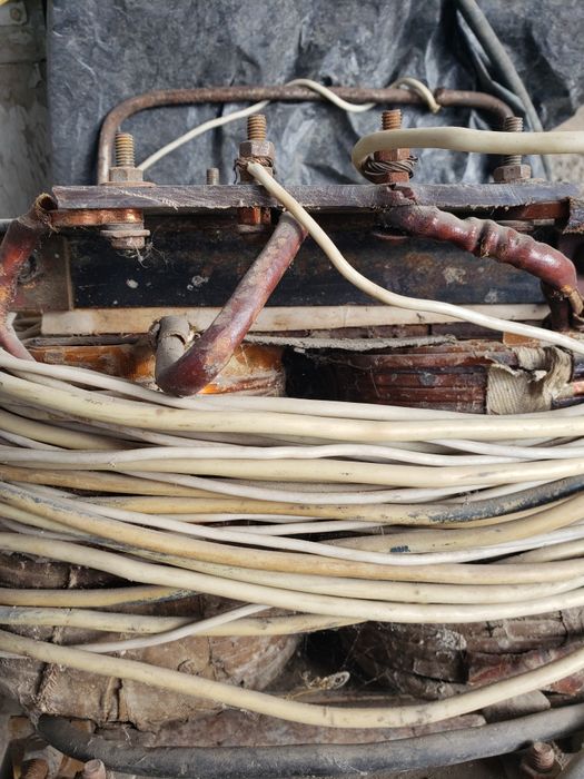 Свароный.аппарат.сотилади.