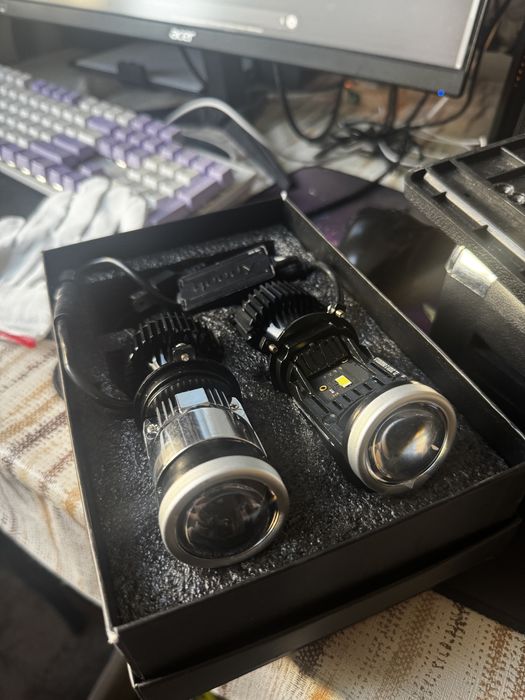 Лампочки мини-линзы Н4 новые продам