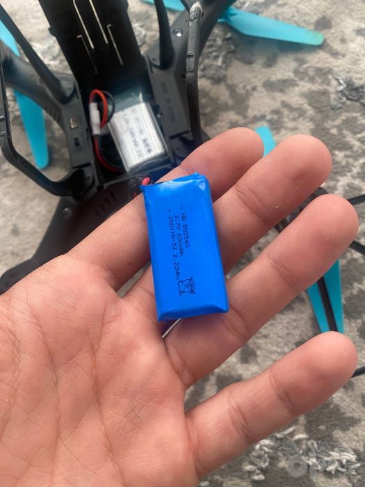 Drone ideal srochna sotiladi 2ta batareli