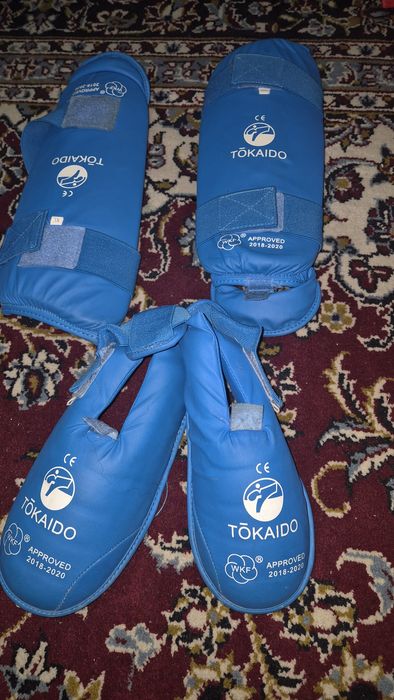 Продам фута и перчатки для карате