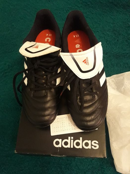 Бутонки АДИДАС .       .