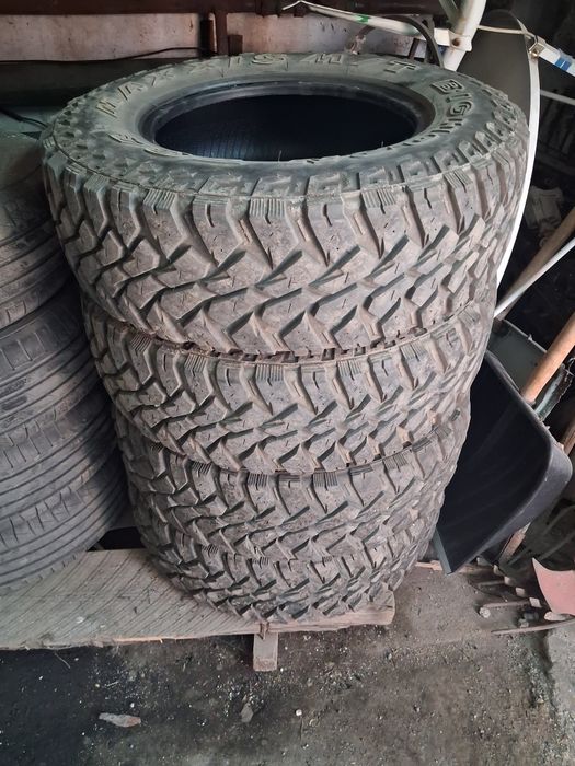 Продам шины грязевые