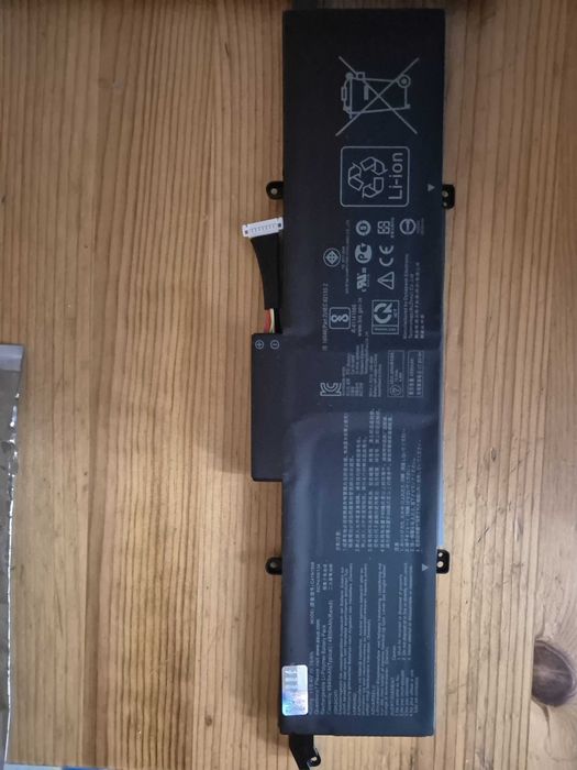 Asus Rog Zephyrus G14 16 GB RAM AMD Ryzen 9  baterie nouă