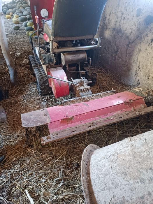 Мини госинични трактор 200 поршин 2300 долир