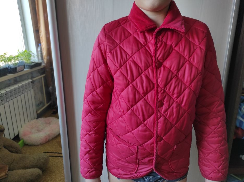 Продам лёгкую куртку на мальчика