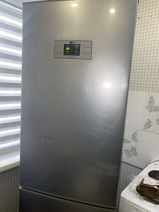 Продам холодильник LG
