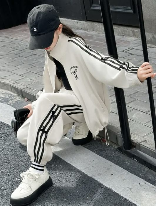 Спортивка новое, размер: 150см