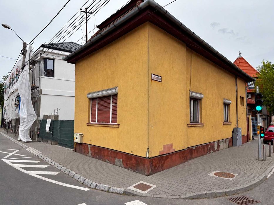 Casă de vânzare ultracentral, în Panov