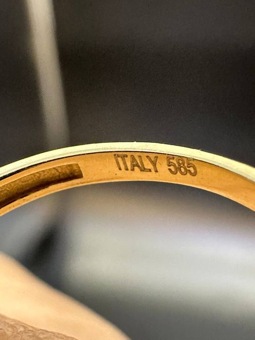 Золото 585  Кольцо Масса: 1,57