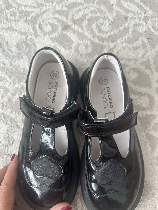 Продам туфли на девочку