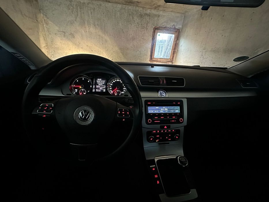 Volkswagen PASSAT B7 din 2011
