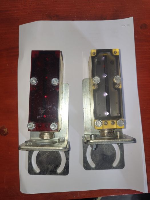 Cortina optica Banner Engineering LS4RLQ (emițător+ receptor)