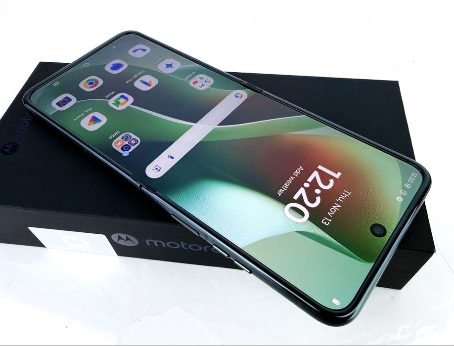 Motorola Razr 60 Ultra 512GB 16RAM Scarab Перфектен! 3г. Гаранция!