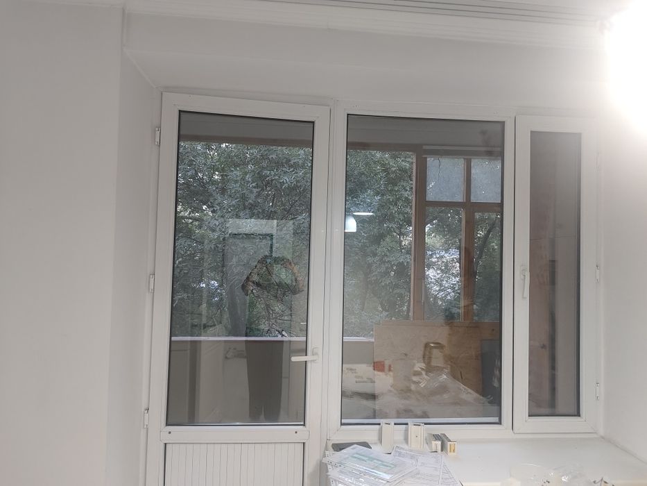 Продам б/у пластикое окно