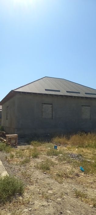 Массив Қайнар үй сатылады Кіре берісте