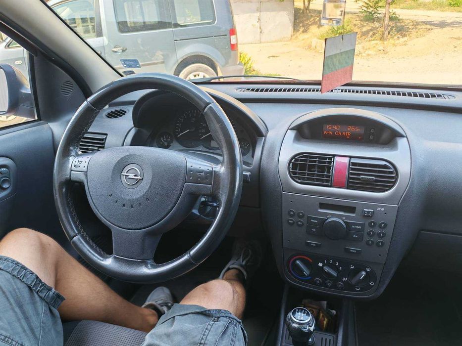 Автомобил Опел Корса