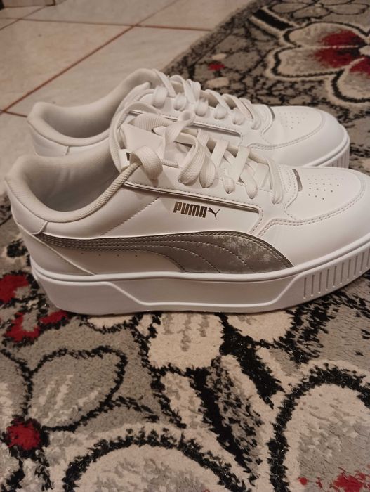 Vând papuci puma mărimea 40.5.Pentru detalii astept mesaj