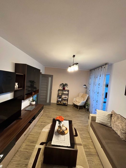 De vânzare aparteman 2 Camere, zona Dâmbu