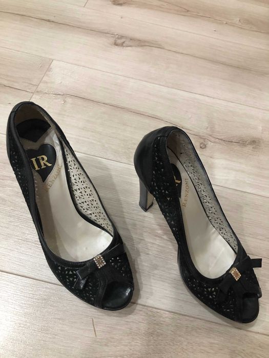 Красивые женские туфли