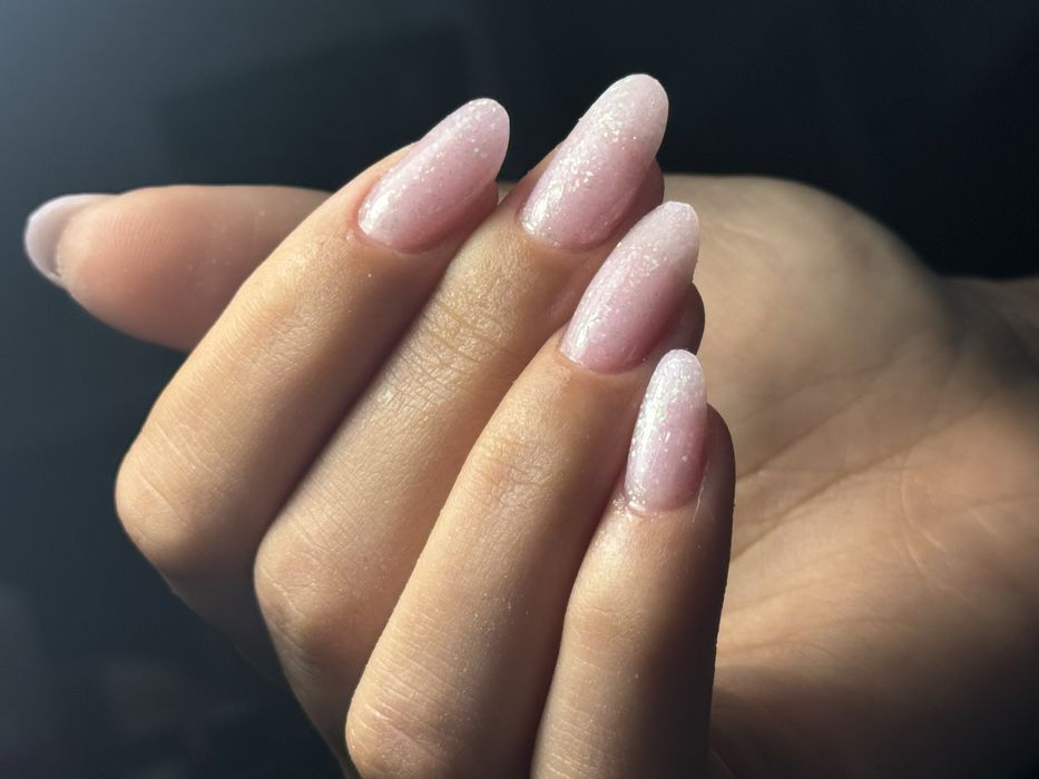 Unghii cu gel si oja semipermanenta