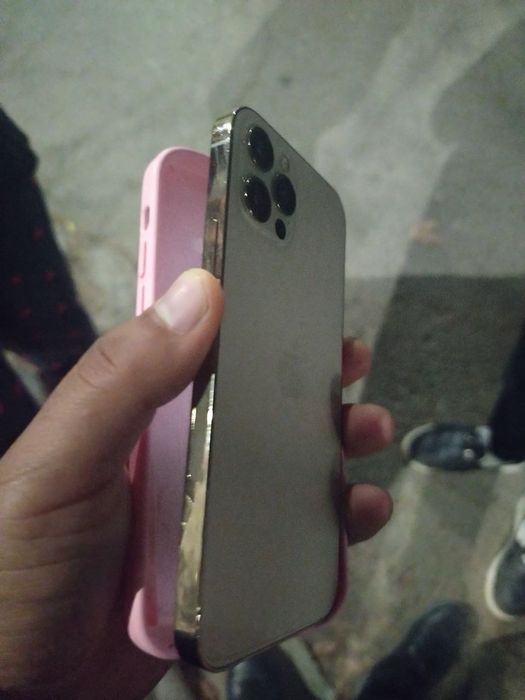 Айфон 12 про сотилади