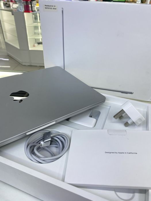 Продам MackBook Air 13 m2