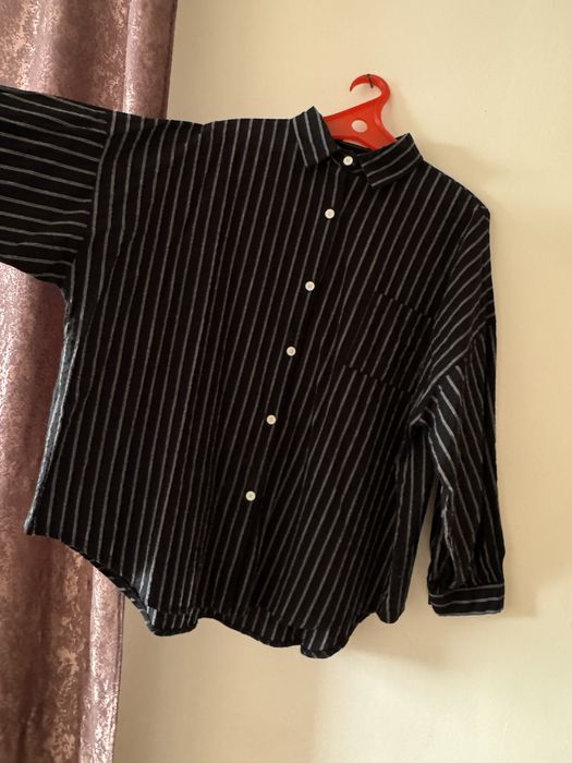 Продам рубашку черную в полоску