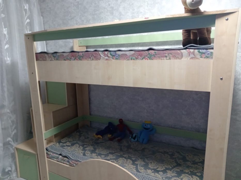 Кровать(двухъярусная)