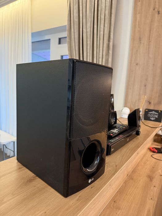Sistem Home Cinema 5.1 LG HX906SB 3D Blu-ray 1100W