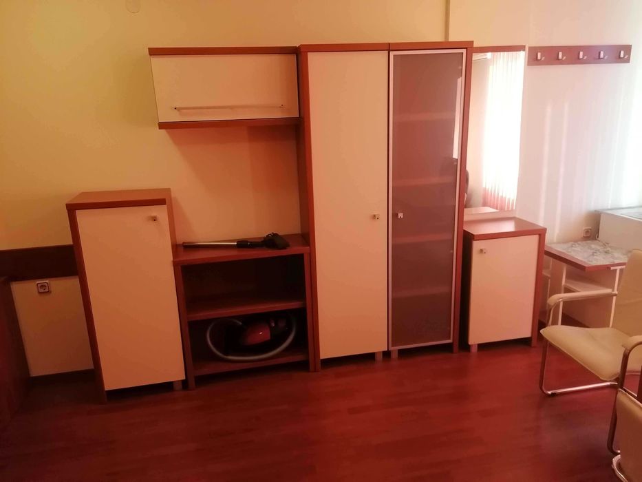 Офис под наем Враца.